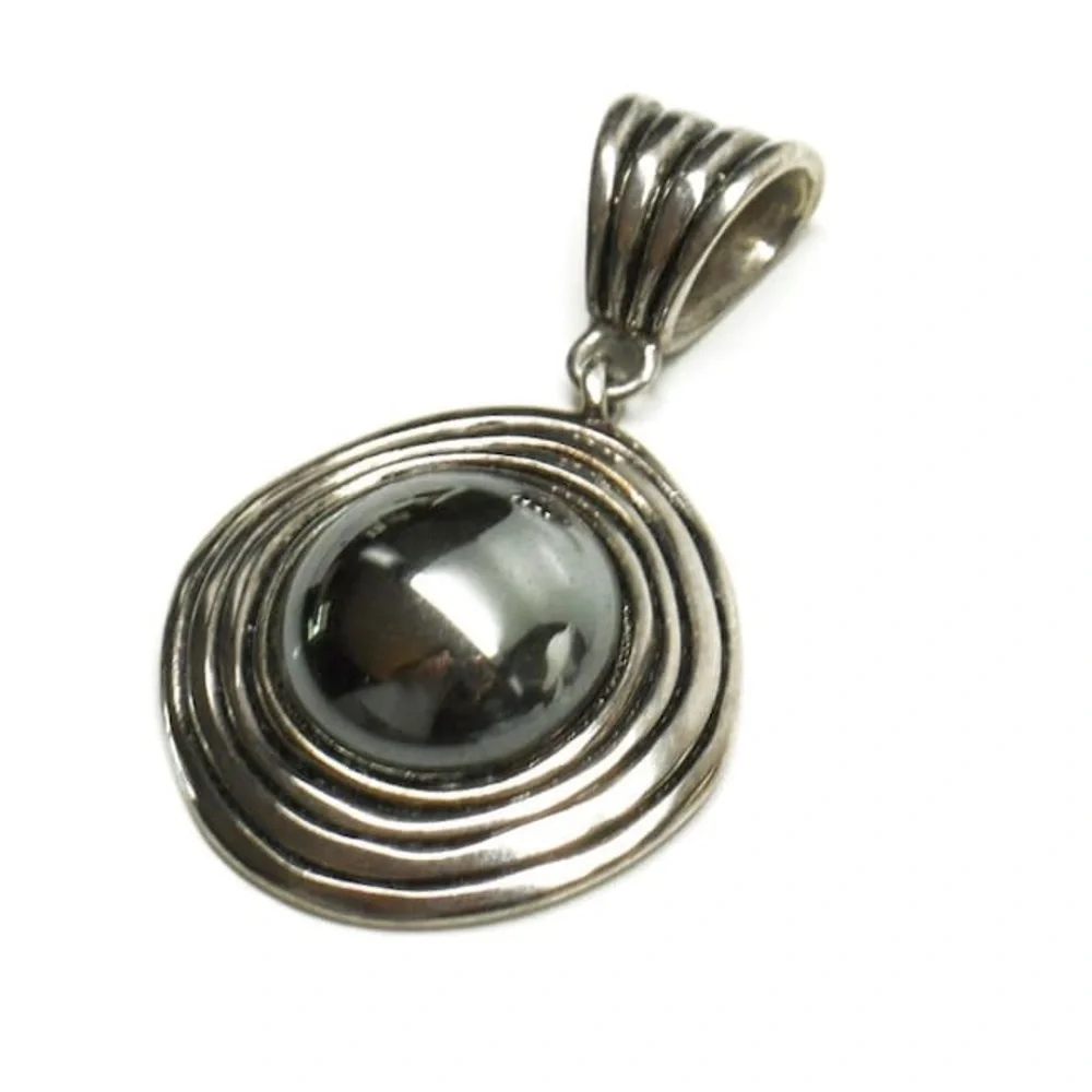 Premier Designs Silver Tone Faux Hematite Pendant - Picture 4 of 5